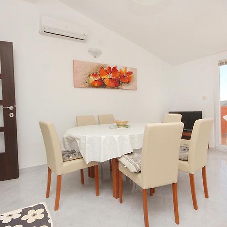 Apartments By The Sea Vlasici, Pag - 9324 Bilik gambar