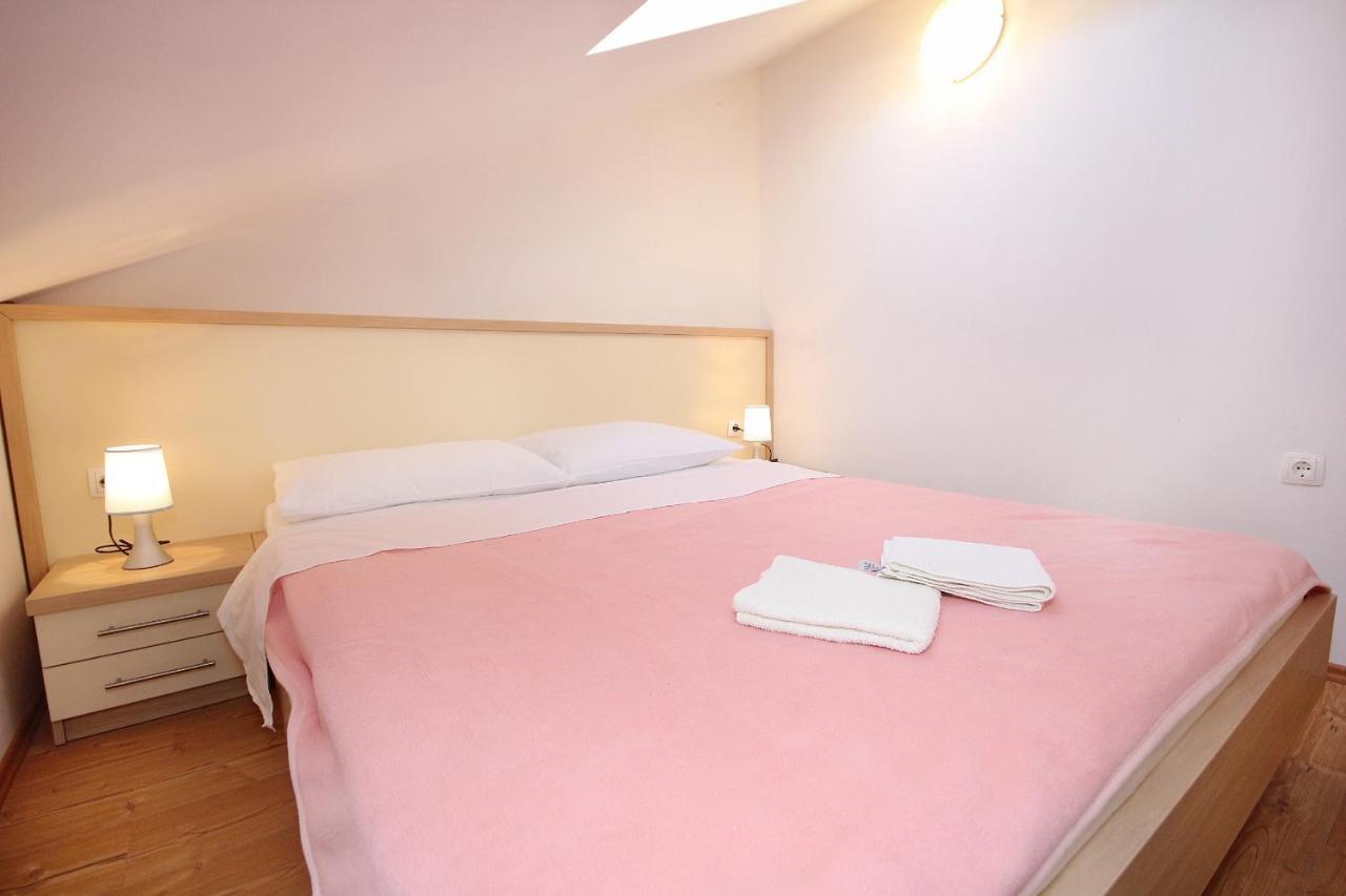 Apartments By The Sea Vlasici, Pag - 9324 Luaran gambar