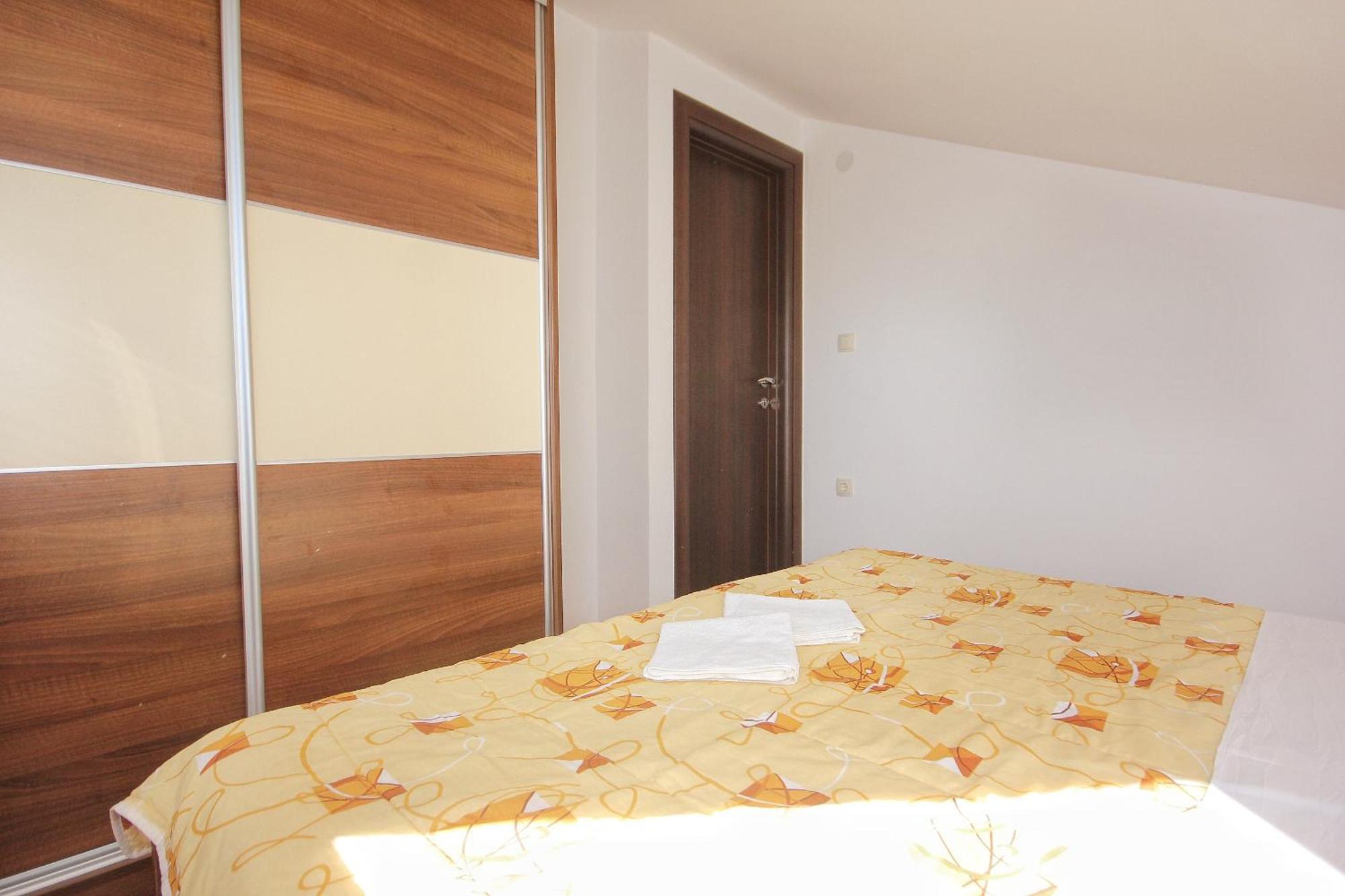 Apartments By The Sea Vlasici, Pag - 9324 Bilik gambar