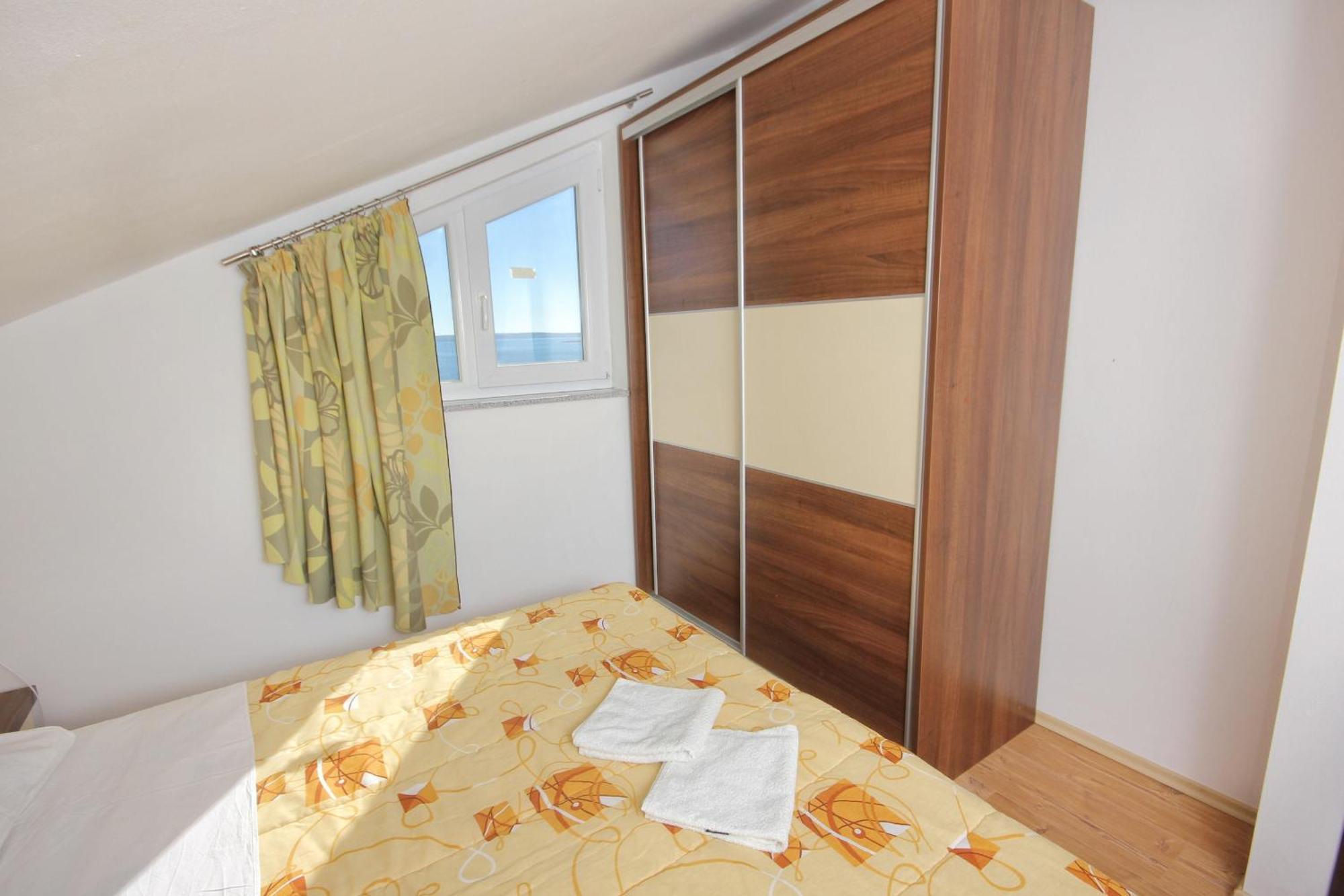 Apartments By The Sea Vlasici, Pag - 9324 Bilik gambar