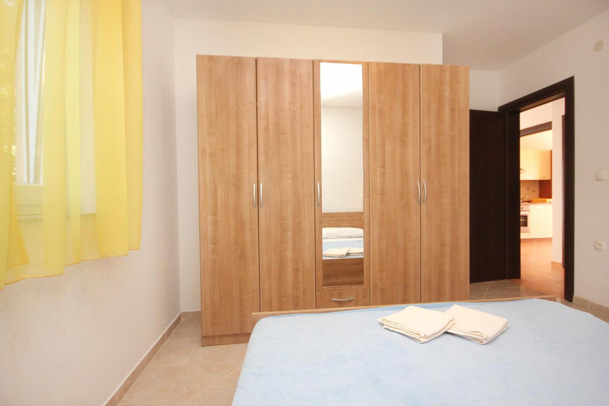 Apartments By The Sea Vlasici, Pag - 9324 Bilik gambar