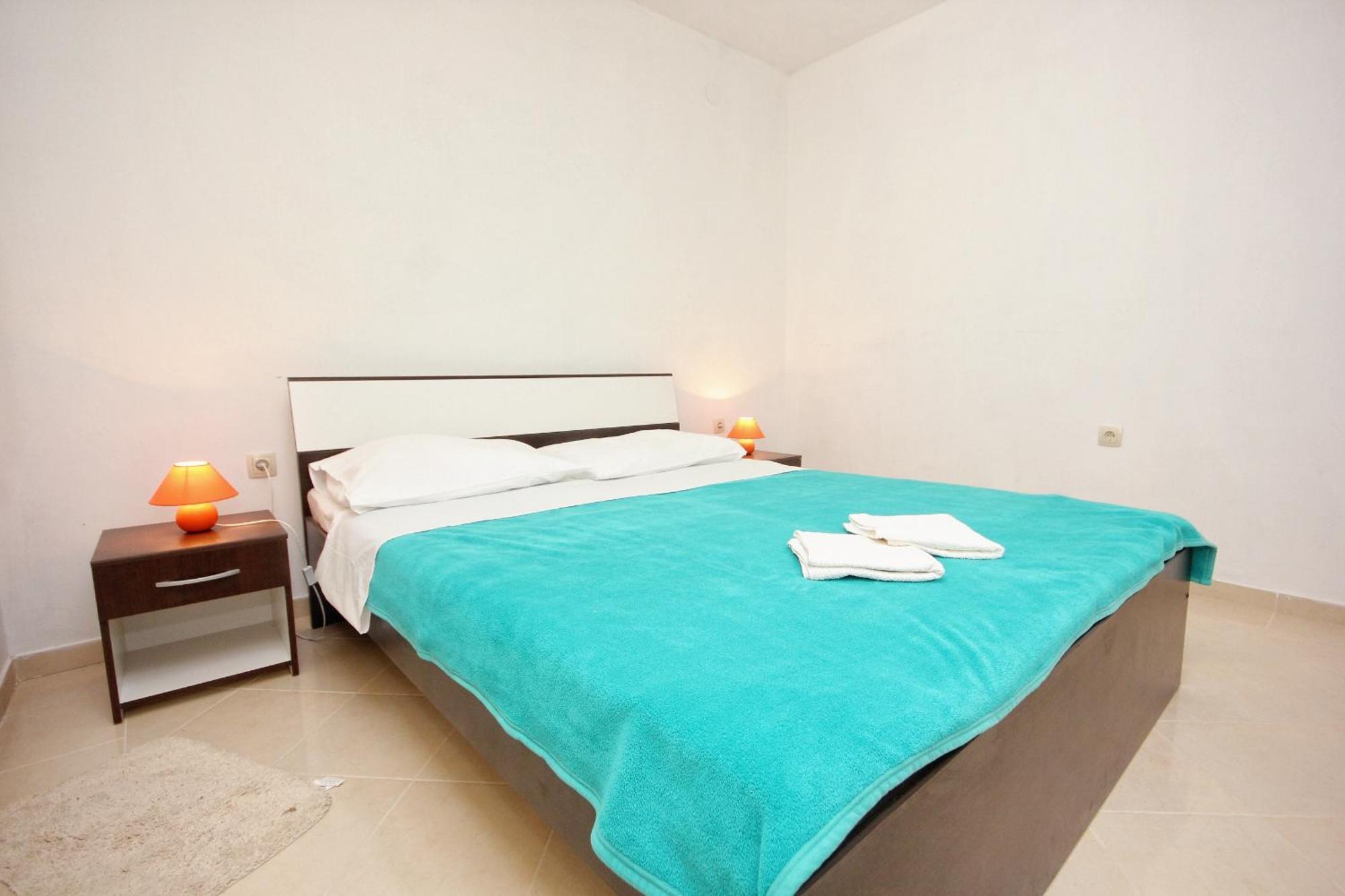 Apartments By The Sea Vlasici, Pag - 9324 Bilik gambar